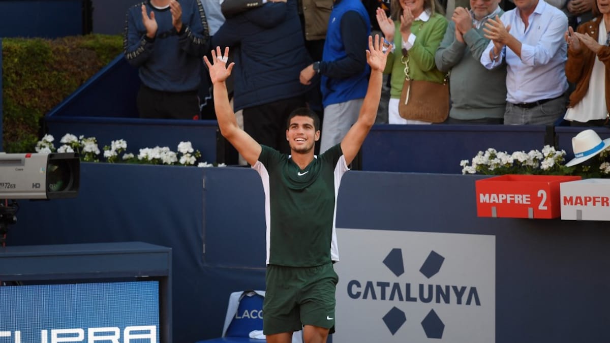 Alcaraz Cruises To Straight-Sets Win At Barcelona Open