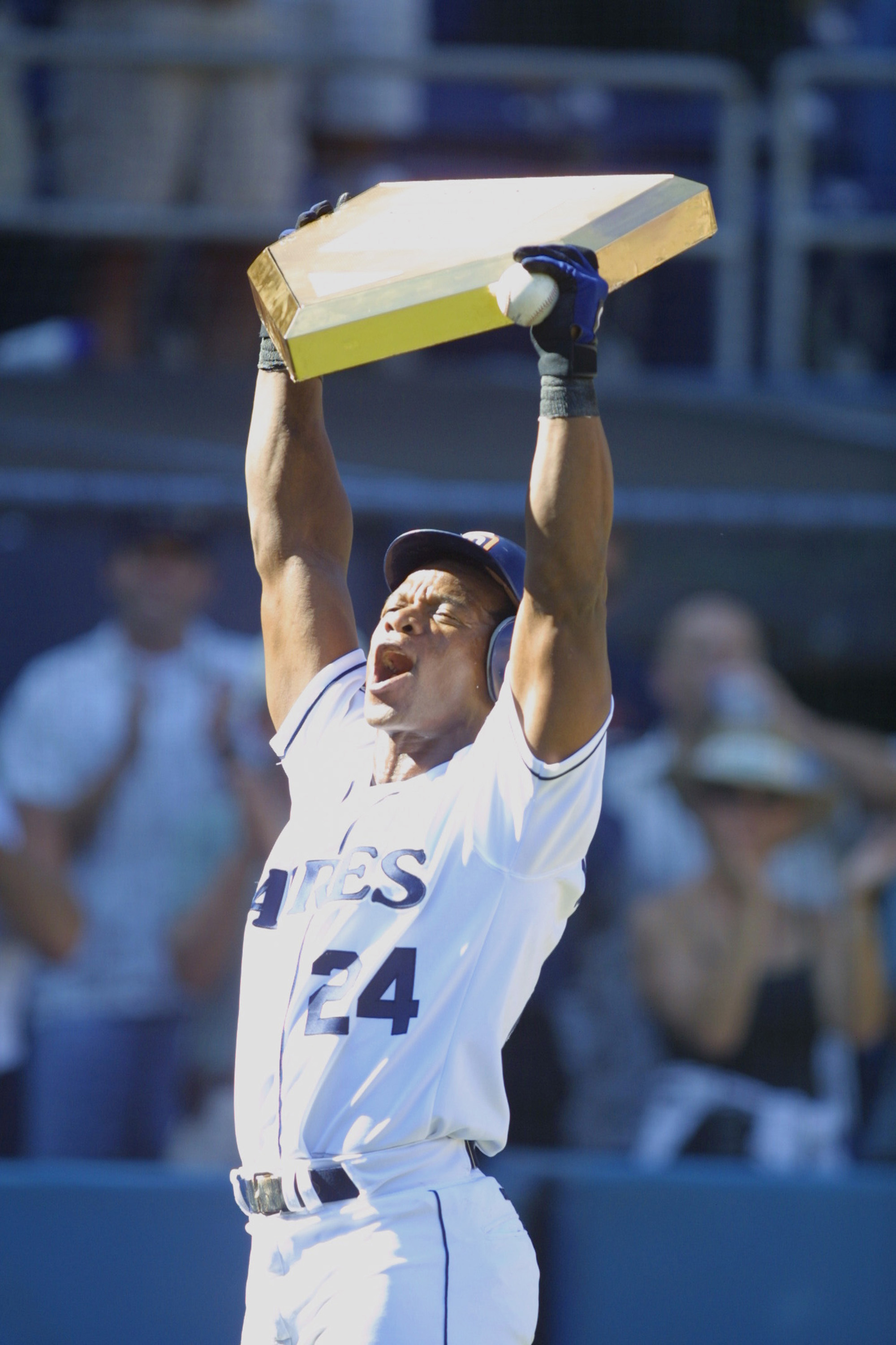 10-Run Inning Doesn't Dim Padres Bullpen's Positive Outlook (Tom Krasovic) 10-Run Inning Doesn't Dim Padres Bullpen's Positive Outlook (Tom Krasovic)