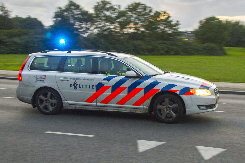 16-jarige Venlonaar Overvalt Schoolgenoten Met Vuurwapen 16-jarige Venlonaar Overvalt Schoolgenoten Met Vuurwapen