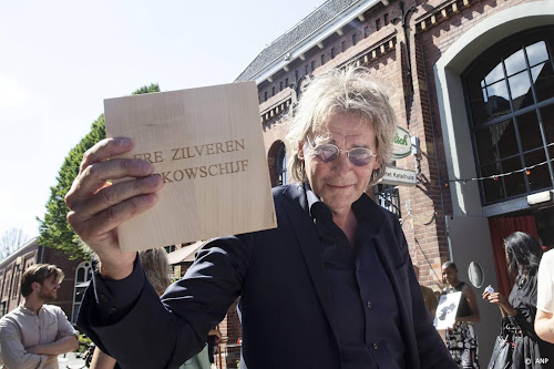 20 Jaar Na Laatste Aflevering: Jiskefet Ontvangt Ere Zilveren Nipkowschijf 20 Jaar Na Laatste Aflevering: Jiskefet Ontvangt Ere Zilveren Nipkowschijf
