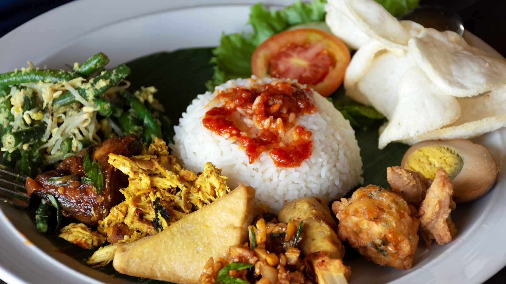 8 Jenis Oleh-Oleh Makanan Khas Bali Yang Wajib Dicoba 8 Jenis Oleh-Oleh Makanan Khas Bali Yang Wajib Dicoba
