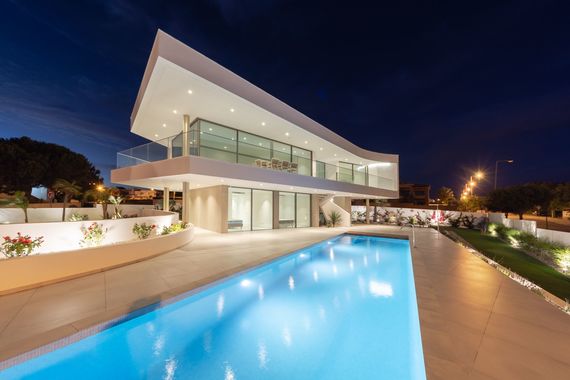 A Place In The Sun: Choosing The Right Location For Your Overseas Property A Place In The Sun: Choosing The Right Location For Your Overseas Property