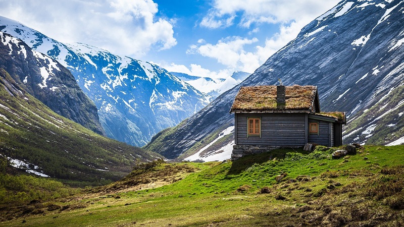 A Realistic Look At Escaping To The Country: Pros And Cons A Realistic Look At Escaping To The Country: Pros And Cons
