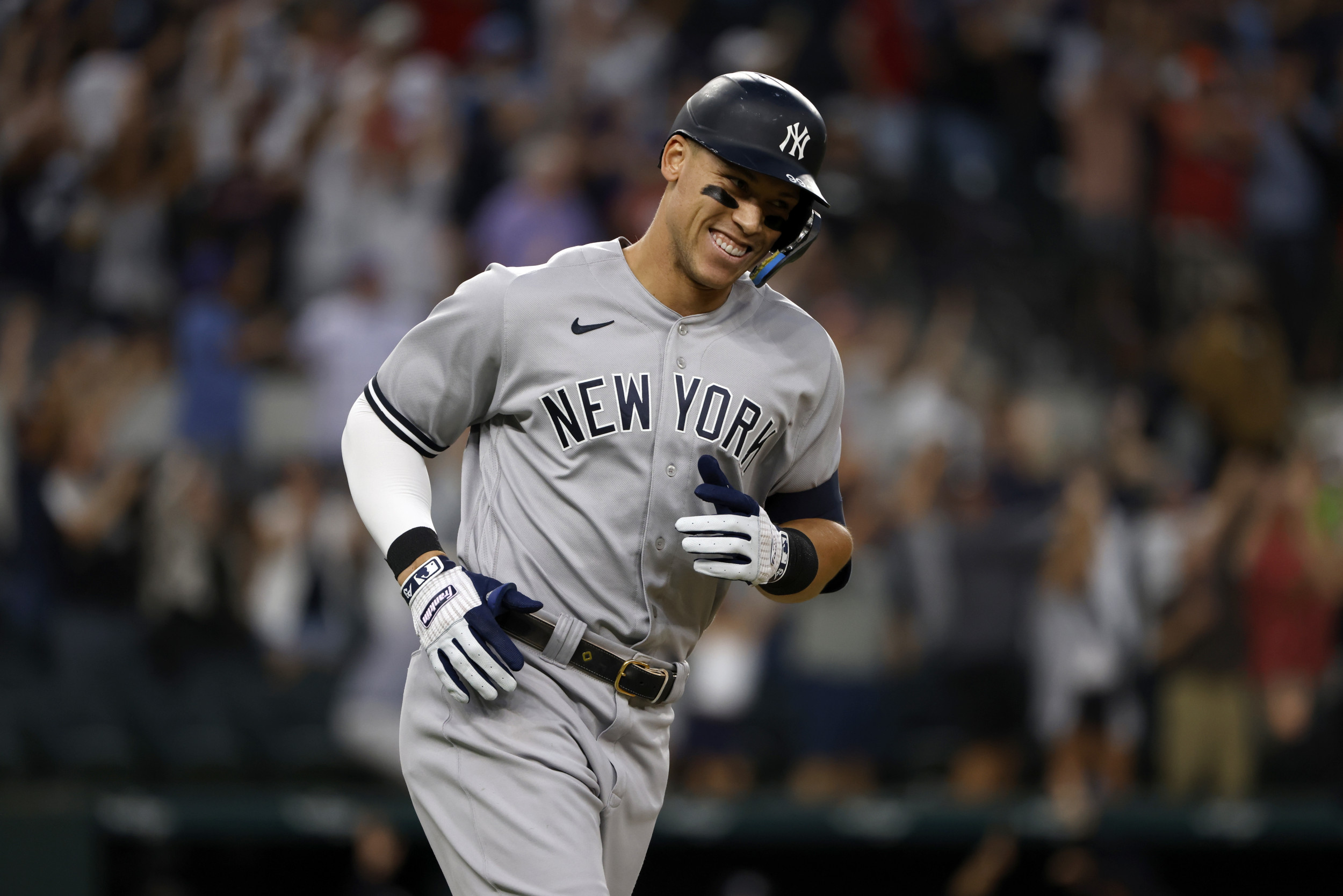 Aaron Judge's On-Field Push-Up Promise: A 2025 Prediction? Aaron Judge's On-Field Push-Up Promise: A 2025 Prediction?