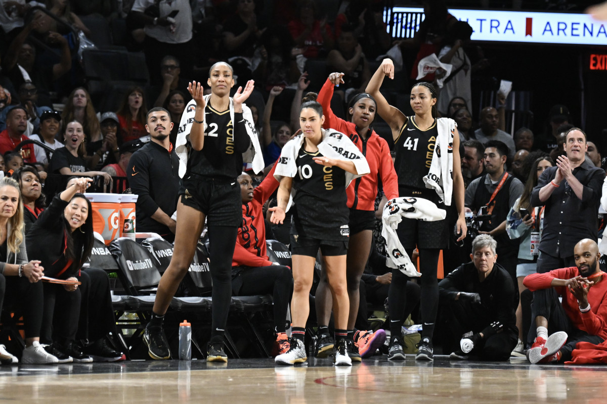 Aces Fans React To Kelsey Plum And Kate Martin's Interaction Aces Fans React To Kelsey Plum And Kate Martin's Interaction