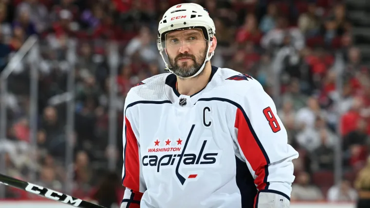 Alex Ovechkin And Wayne Gretzky: NHL Record-Breaking Moment - CP NewsAlert Alex Ovechkin And Wayne Gretzky: NHL Record-Breaking Moment - CP NewsAlert