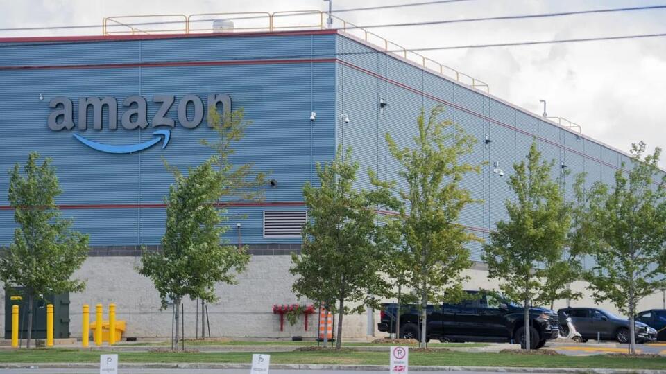 Amazon Workers Union Fight Against Warehouse Closures In Quebec Amazon Workers Union Fight Against Warehouse Closures In Quebec