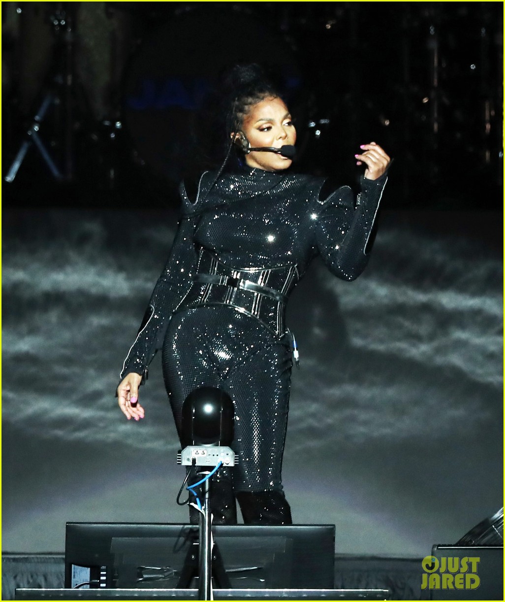 American Music Awards 2025: Janet Jackson Honored With ICON Award American Music Awards 2025: Janet Jackson Honored With ICON Award