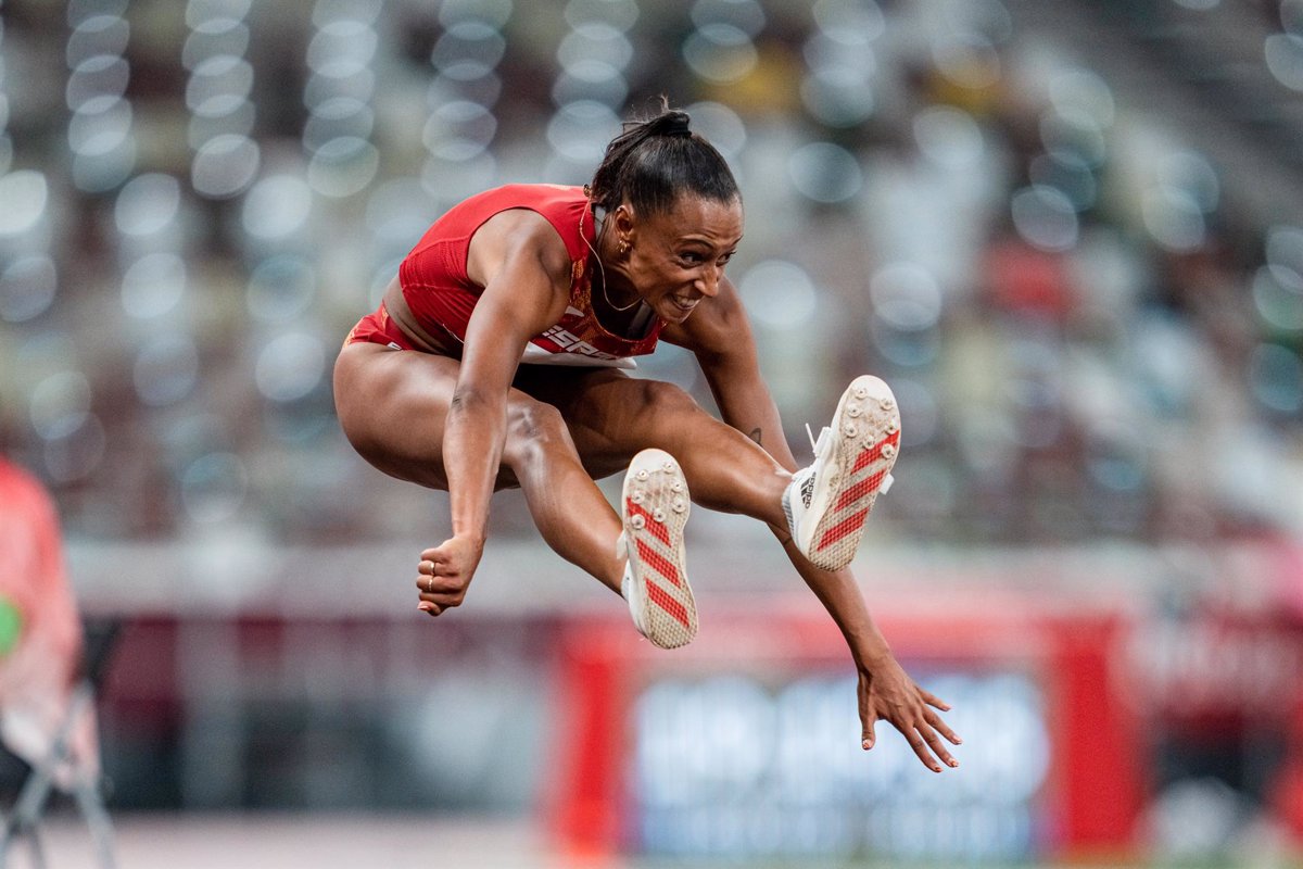 Ana Peleteiro Y 12 Atletas Más Rumbo Al Mundial De Atletismo En Pista Cubierta De Nanjing Ana Peleteiro Y 12 Atletas Más Rumbo Al Mundial De Atletismo En Pista Cubierta De Nanjing