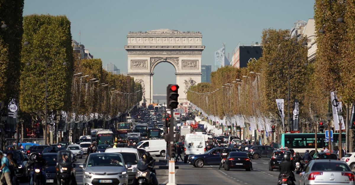 Analysis Of April's French Consumer Spending: A Moderate Increase Analysis Of April's French Consumer Spending: A Moderate Increase