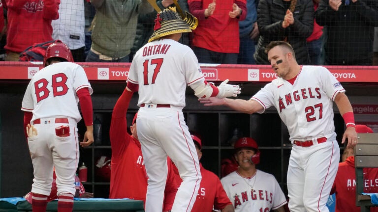 Angels Defeat White Sox In Rain-Shortened Game Thanks To Pari's Homer Angels Defeat White Sox In Rain-Shortened Game Thanks To Pari's Homer