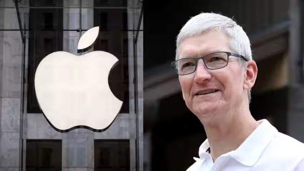 Apple CEO Tim Cook: A Difficult Year Apple CEO Tim Cook: A Difficult Year