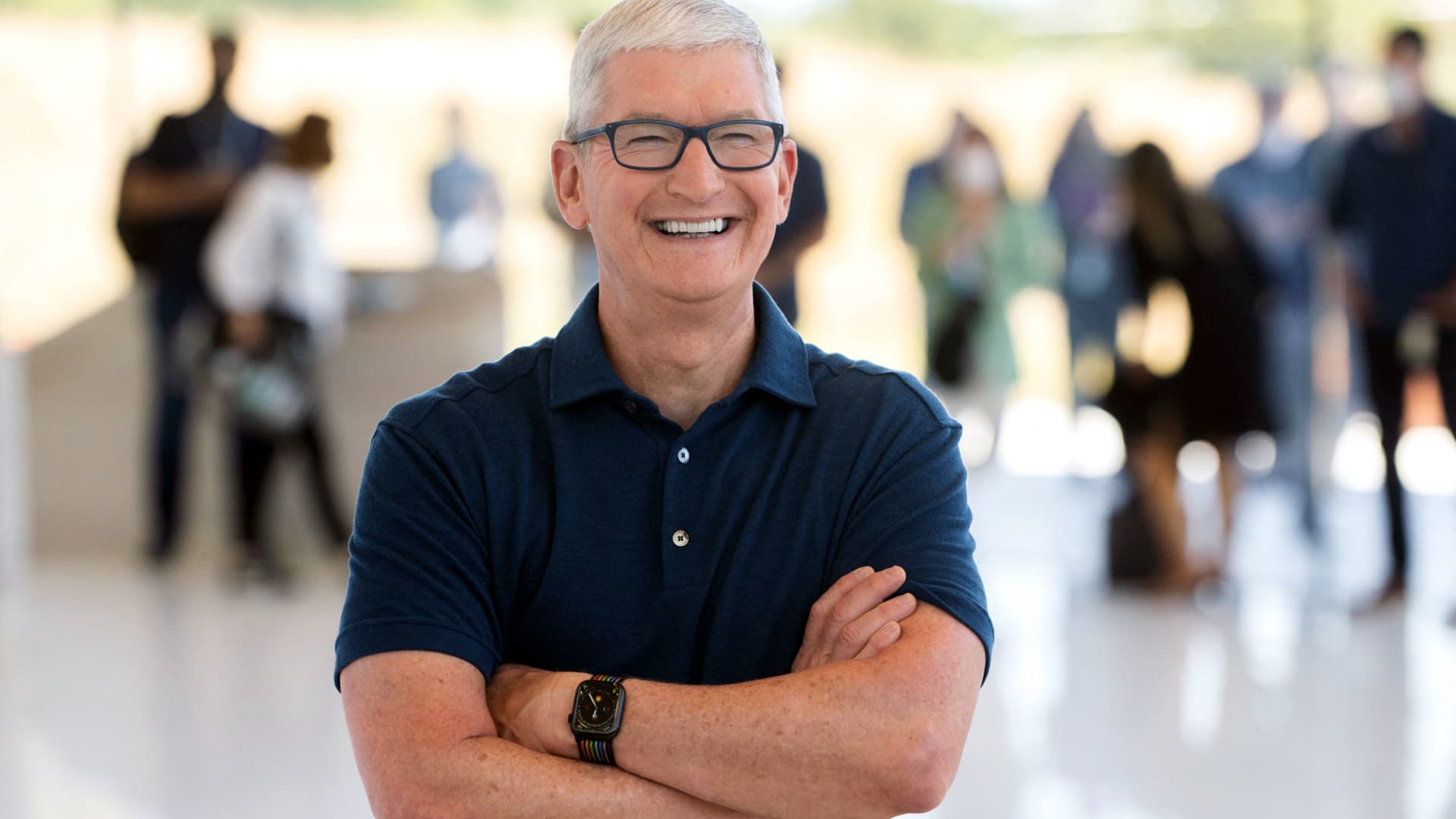 Apple's CEO Tim Cook Faces Mounting Headwinds Apple's CEO Tim Cook Faces Mounting Headwinds
