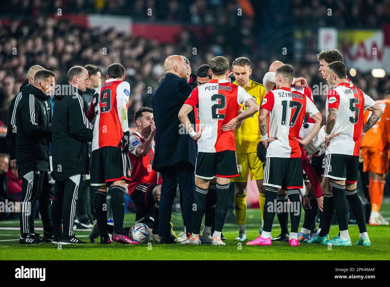 Arne Slot: De Ideale Ajax-trainer? Een Analyse Arne Slot: De Ideale Ajax-trainer? Een Analyse