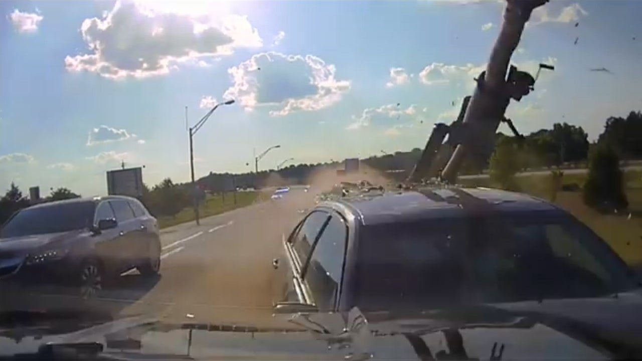 Astonishing 90mph Refueling: Police Chase Ends In Dramatic Text-and-Refuel Astonishing 90mph Refueling: Police Chase Ends In Dramatic Text-and-Refuel