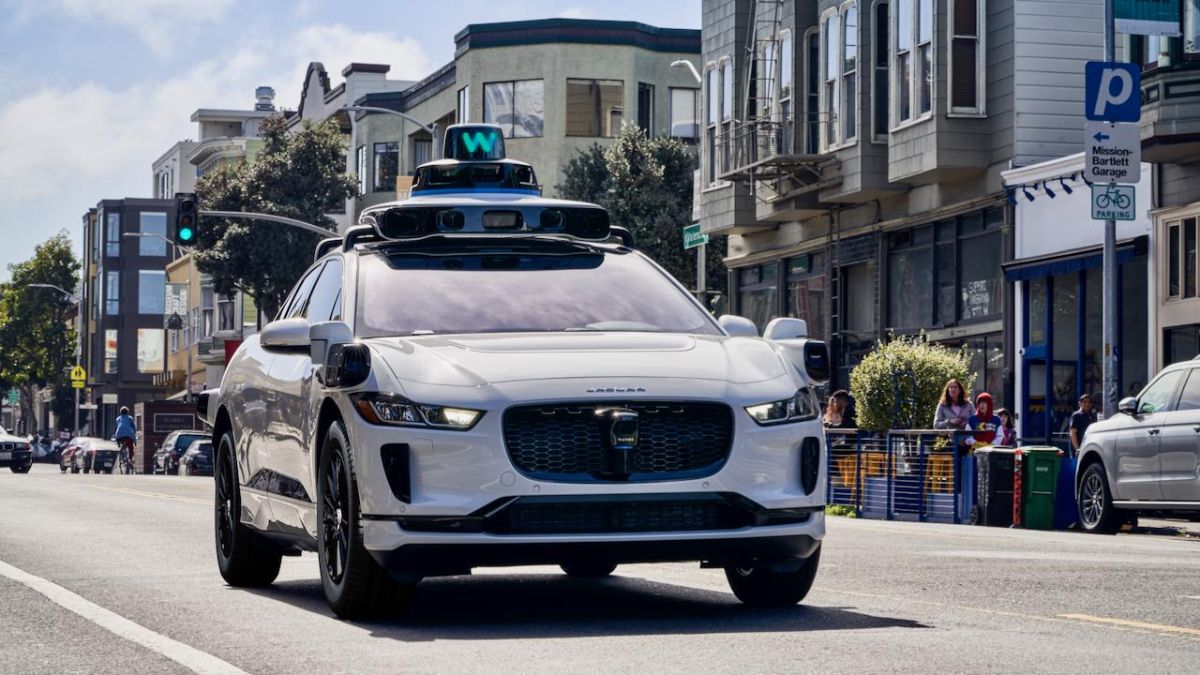 Austin's Robotaxi Revolution: Uber And Waymo Lead The Charge Austin's Robotaxi Revolution: Uber And Waymo Lead The Charge
