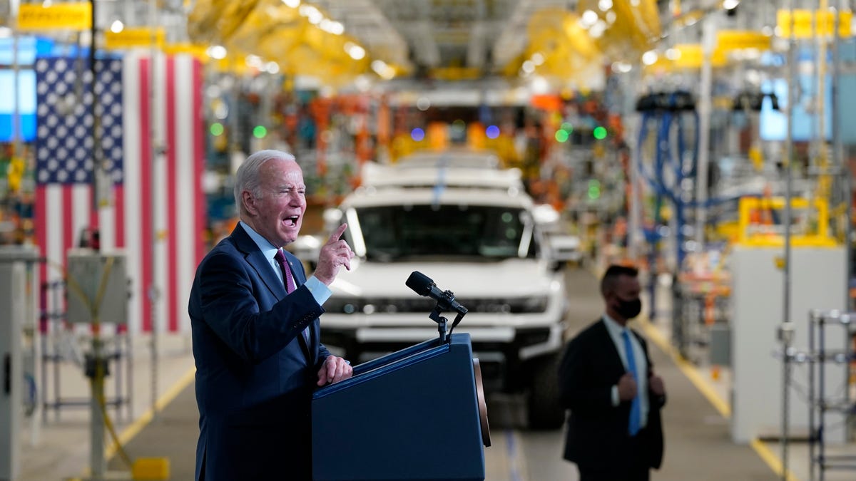 Auto Dealers Push Back On Mandatory Electric Vehicle Sales Auto Dealers Push Back On Mandatory Electric Vehicle Sales