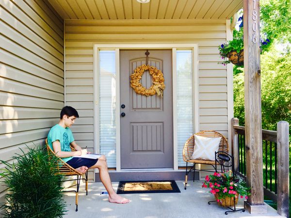 Balancing Artistic Pursuits With A High-Earning Spouse: Challenges And Solutions Balancing Artistic Pursuits With A High-Earning Spouse: Challenges And Solutions