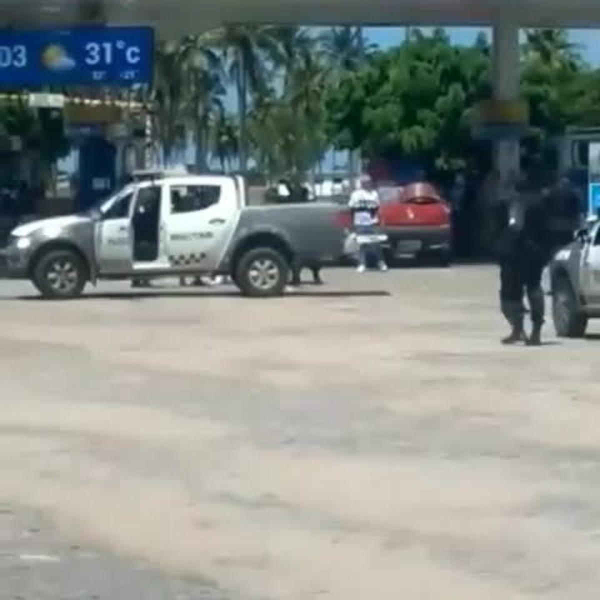 Bandidos Ferem Policiais Em Emboscada: Dois Agentes Baleados Bandidos Ferem Policiais Em Emboscada: Dois Agentes Baleados