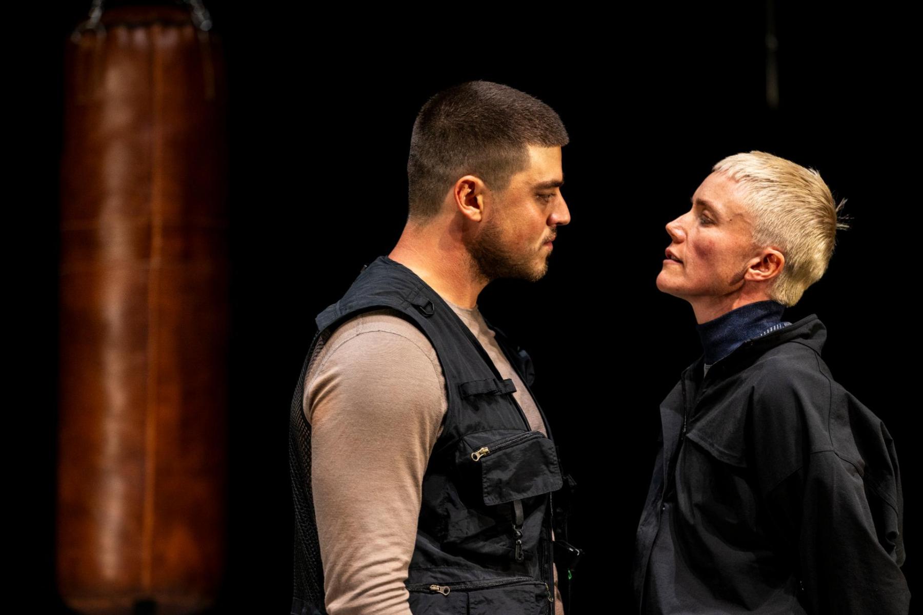 Bell Shakespeare: A Dynamic Henry V Production Bell Shakespeare: A Dynamic Henry V Production