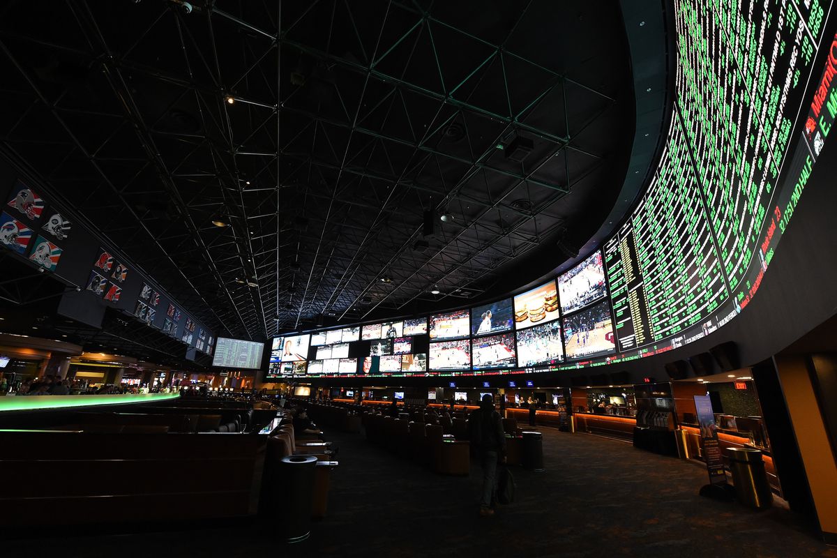 Best UFC 315 Betting Odds: MMAmania.com's Weekend Picks & Analysis Best UFC 315 Betting Odds: MMAmania.com's Weekend Picks & Analysis