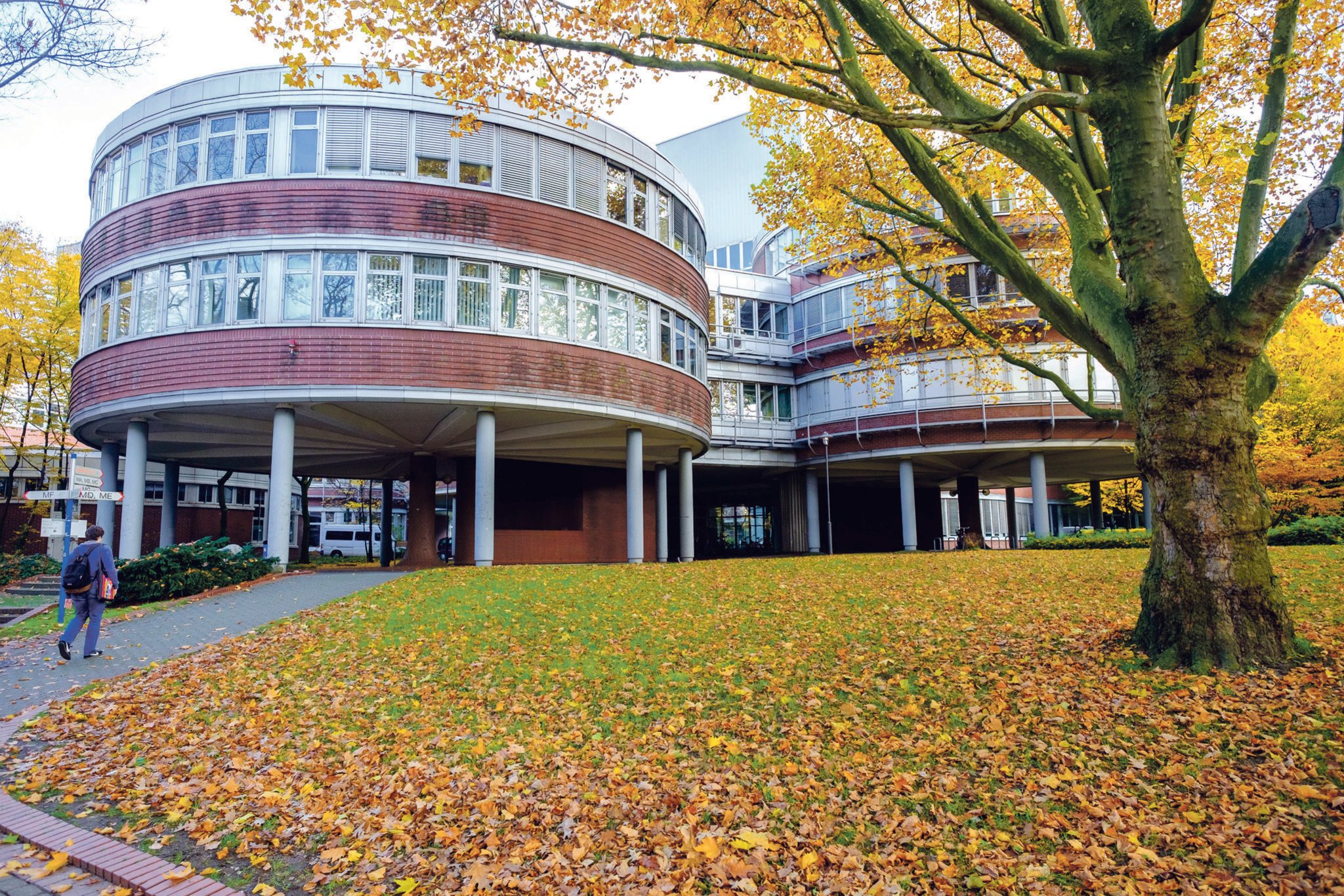 Bestechung An Der Uni Duisburg-Essen: Umfangreiches Geständnis Einer Mitarbeiterin Bestechung An Der Uni Duisburg-Essen: Umfangreiches Geständnis Einer Mitarbeiterin
