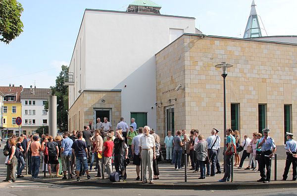 Betrunkene Pöbeln Kind In Berlin An: Antisemitische Hetze Und Gewalt Betrunkene Pöbeln Kind In Berlin An: Antisemitische Hetze Und Gewalt