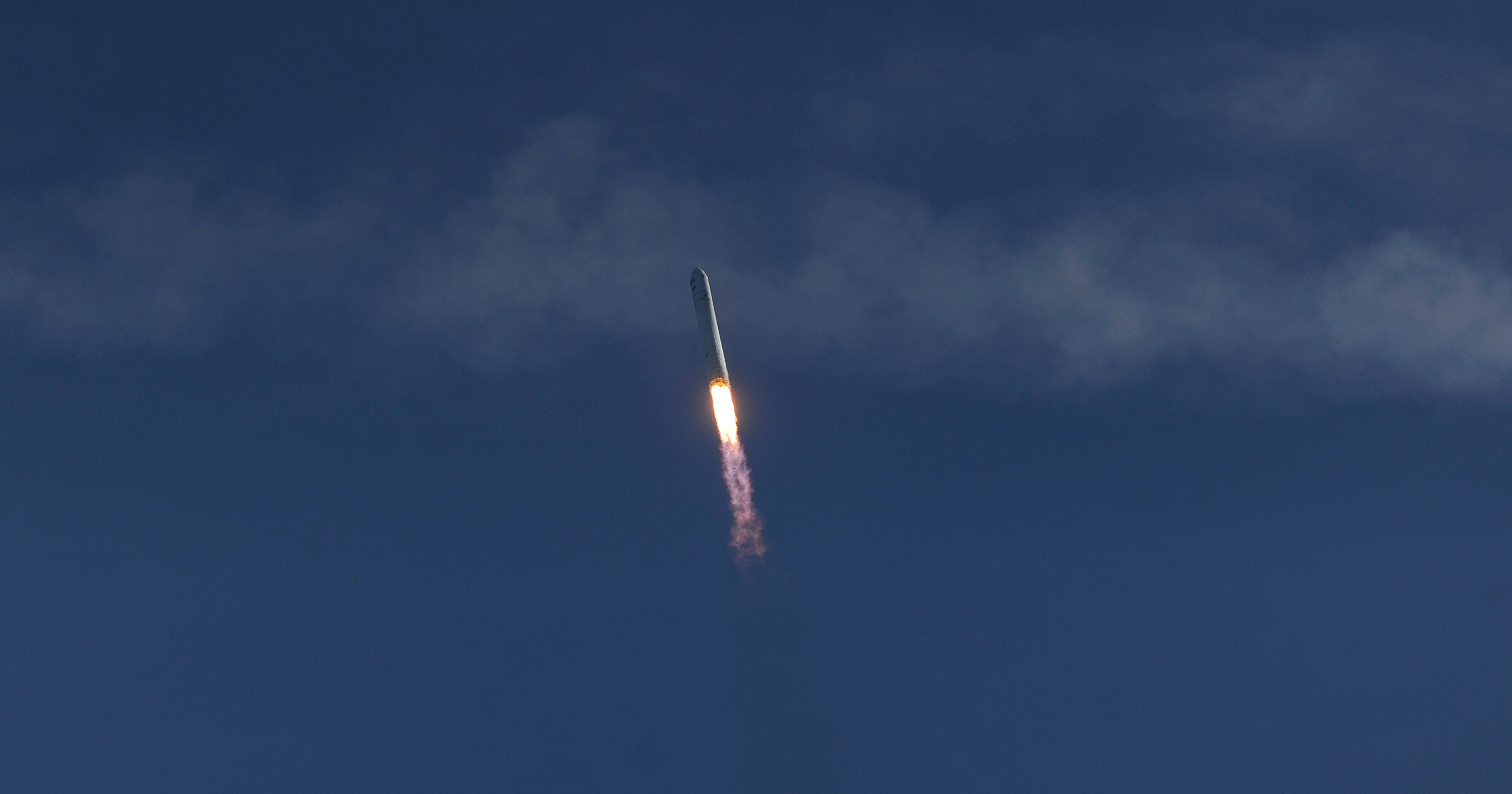 Blue Origin Rocket Launch Delayed: Subsystem Problem Forces Cancellation Blue Origin Rocket Launch Delayed: Subsystem Problem Forces Cancellation