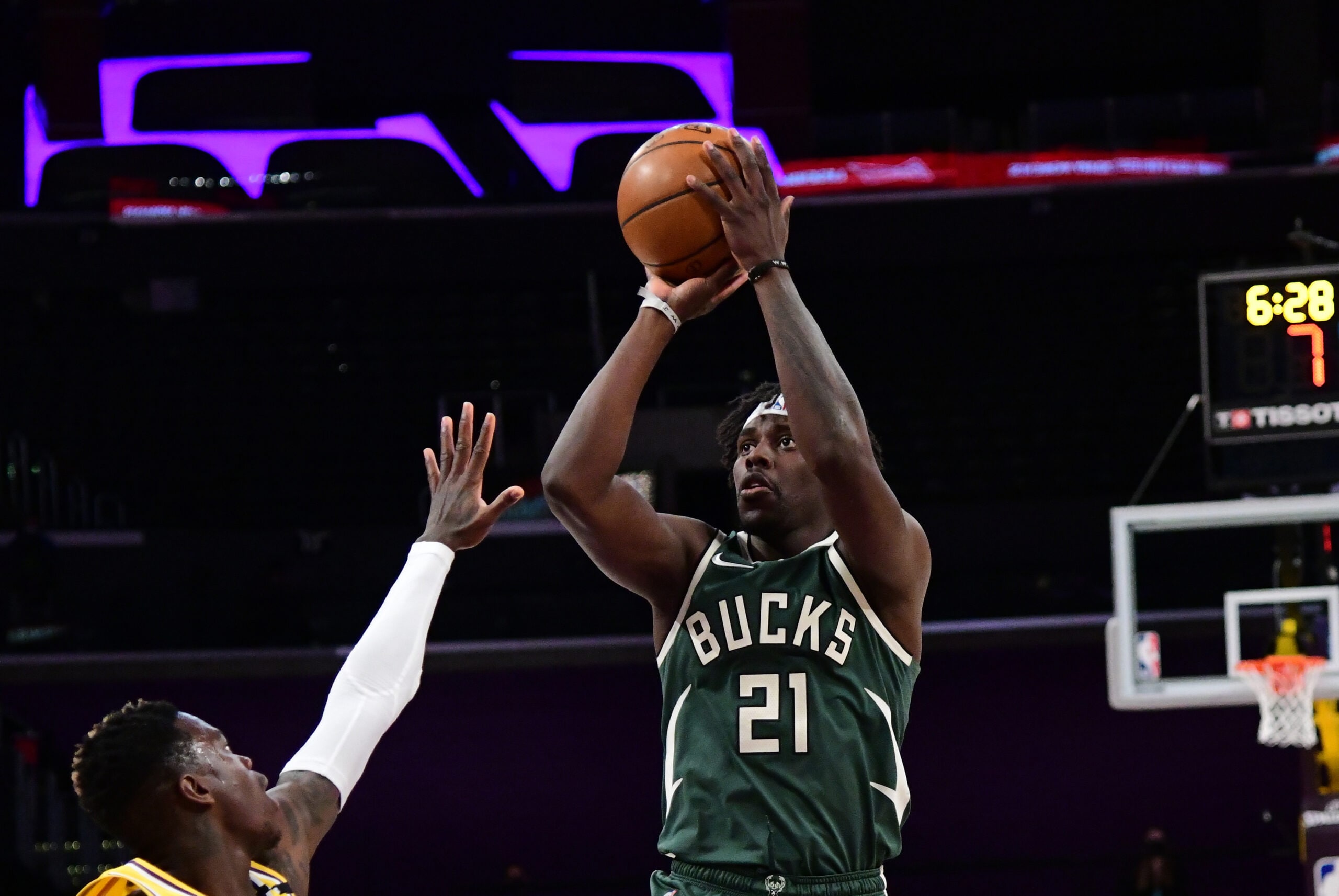 Bueckers Scores 10 In First WNBA Game, Dallas Falls To Aces Bueckers Scores 10 In First WNBA Game, Dallas Falls To Aces