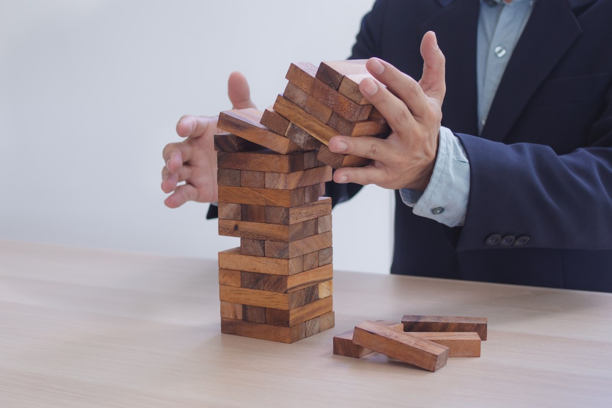 Cẩn Trọng Khi Đầu Tư: Những Rủi Ro Tiềm Ẩn Khi Góp Vốn Vào Công Ty Từng Bị Nghi Vấn Lừa Đảo