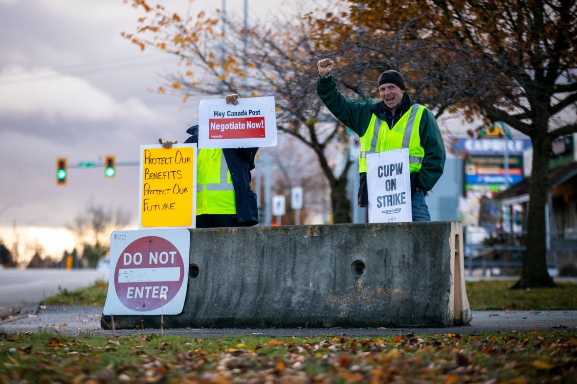 Canada Post Strike: Will Customer Loyalty Suffer? Canada Post Strike: Will Customer Loyalty Suffer?