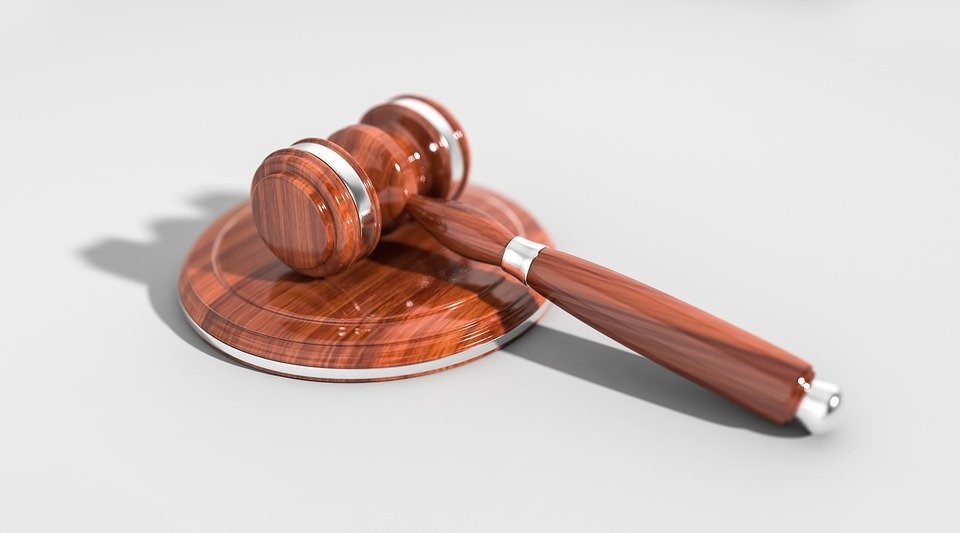 Caso De Estudiante Transgénero Y Uso De Baño Femenino: Implicaciones Legales Y Sociales Caso De Estudiante Transgénero Y Uso De Baño Femenino: Implicaciones Legales Y Sociales