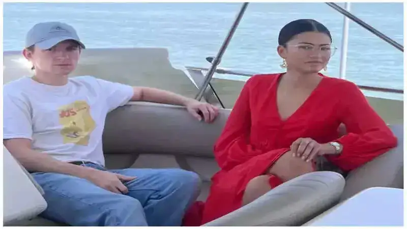 Caught On Camera: Tom Holland's Adorable Visit To Zendaya's Euphoria Set Caught On Camera: Tom Holland's Adorable Visit To Zendaya's Euphoria Set