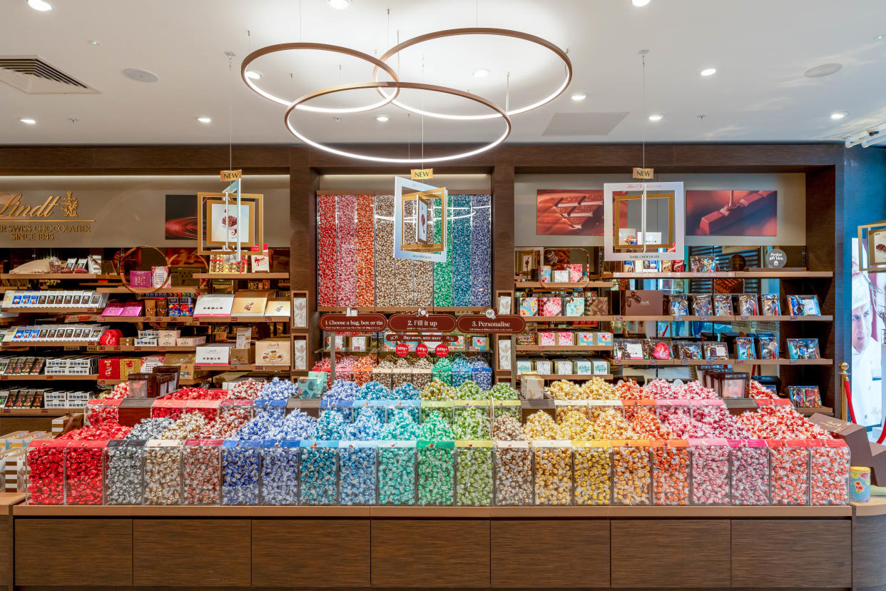 Central London Welcomes Lindt's Chocolate Paradise Central London Welcomes Lindt's Chocolate Paradise
