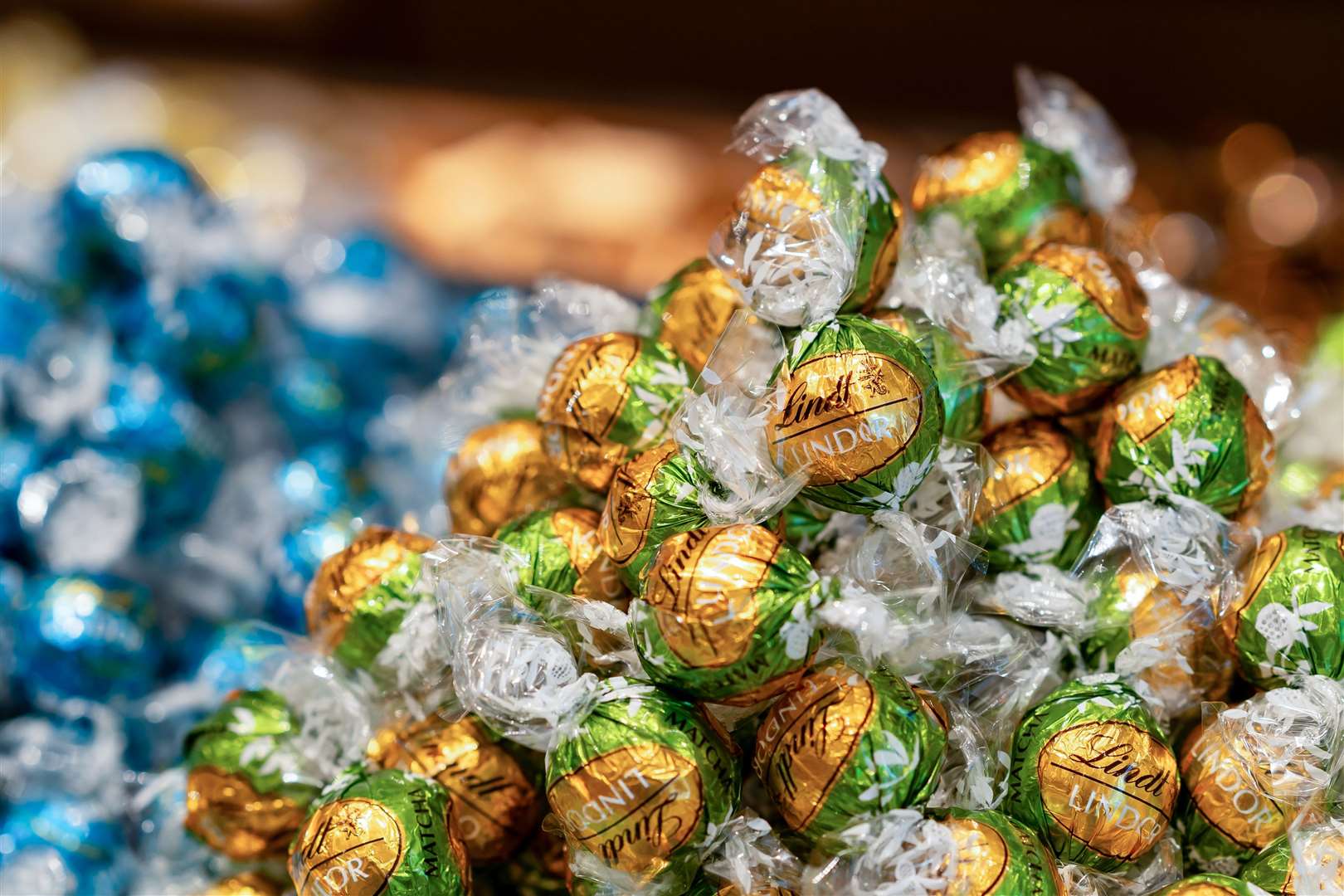 Central London Welcomes Lindt's Exquisite Chocolate Paradise Central London Welcomes Lindt's Exquisite Chocolate Paradise