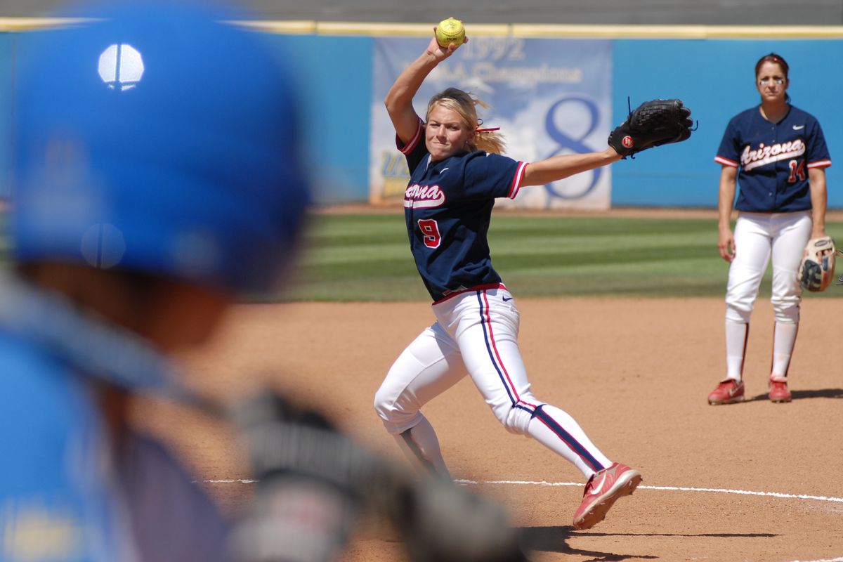 Challenging Softball Records: Arkansas's Reign Challenging Softball Records: Arkansas's Reign