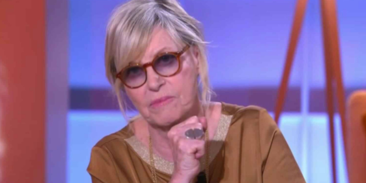 Chantal Ladesou Et Laurent Ruquier Trompés : L'Identité De L'Autruche De Mask Singer 2025 Révélée Chantal Ladesou Et Laurent Ruquier Trompés : L'Identité De L'Autruche De Mask Singer 2025 Révélée