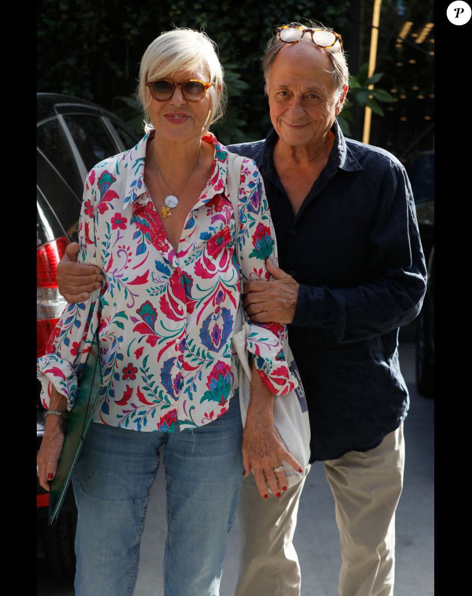 Chantal Ladesou Et Sa Famille : Une Vie Paisible En Dehors De Paris Chantal Ladesou Et Sa Famille : Une Vie Paisible En Dehors De Paris