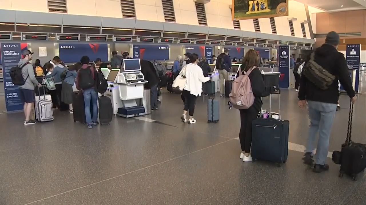 Cheapest & Busiest Flight Days: Memorial Day Weekend 2025 Cheapest & Busiest Flight Days: Memorial Day Weekend 2025