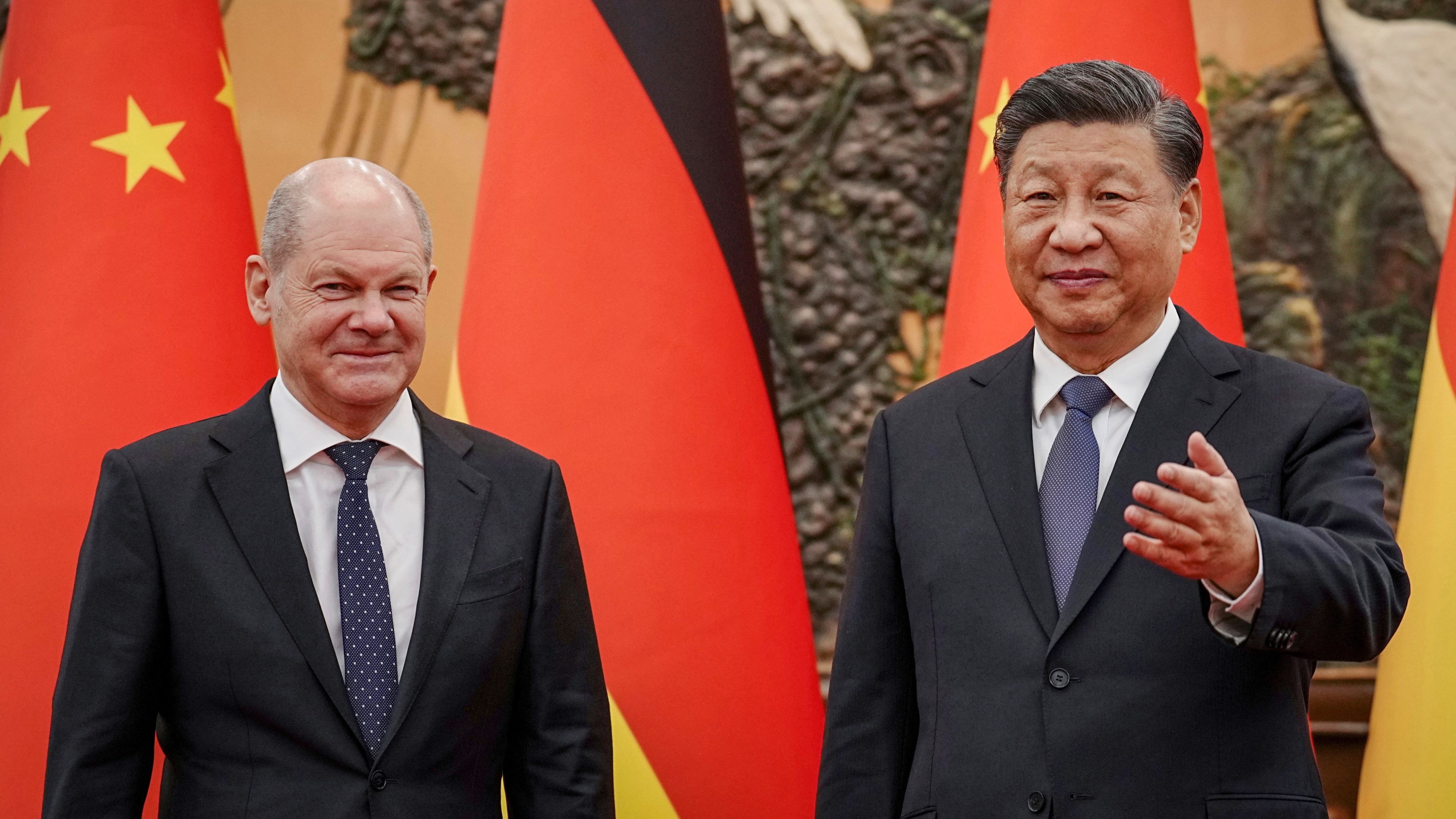 China's Xi Deploys Top Advisors For Crucial US Deal