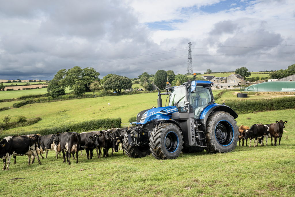 CNH Capital Recognizes Vater Machinery As Top New Holland Dealer CNH Capital Recognizes Vater Machinery As Top New Holland Dealer