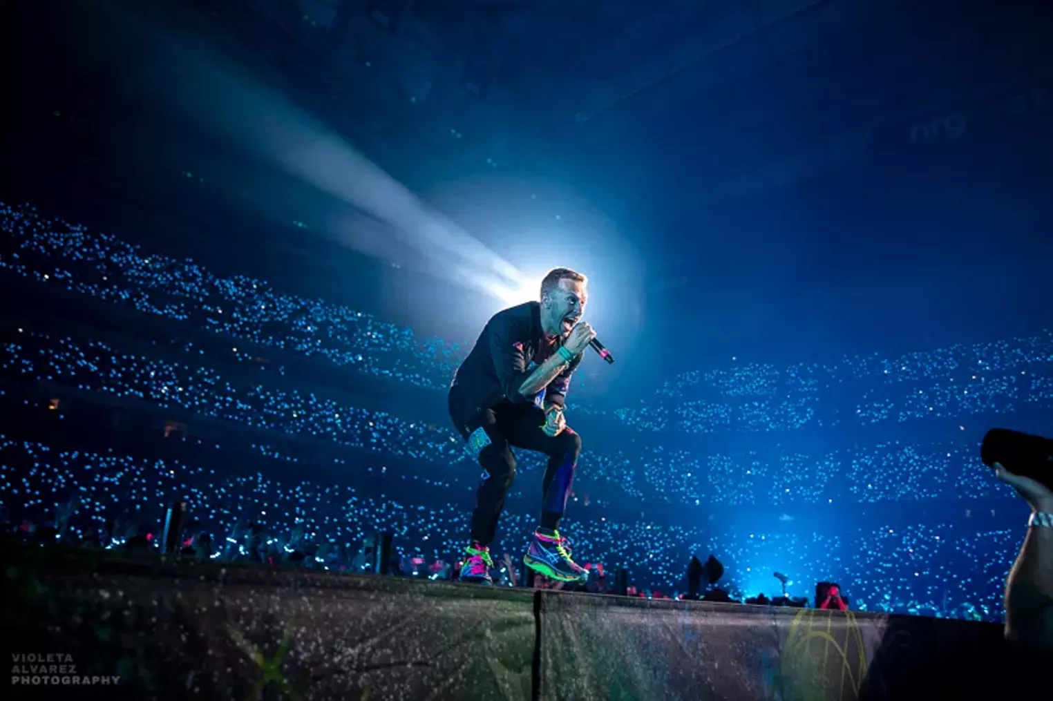 Coldplay Concert Review: A Night Of Music, Light, And Powerful Messages Coldplay Concert Review: A Night Of Music, Light, And Powerful Messages