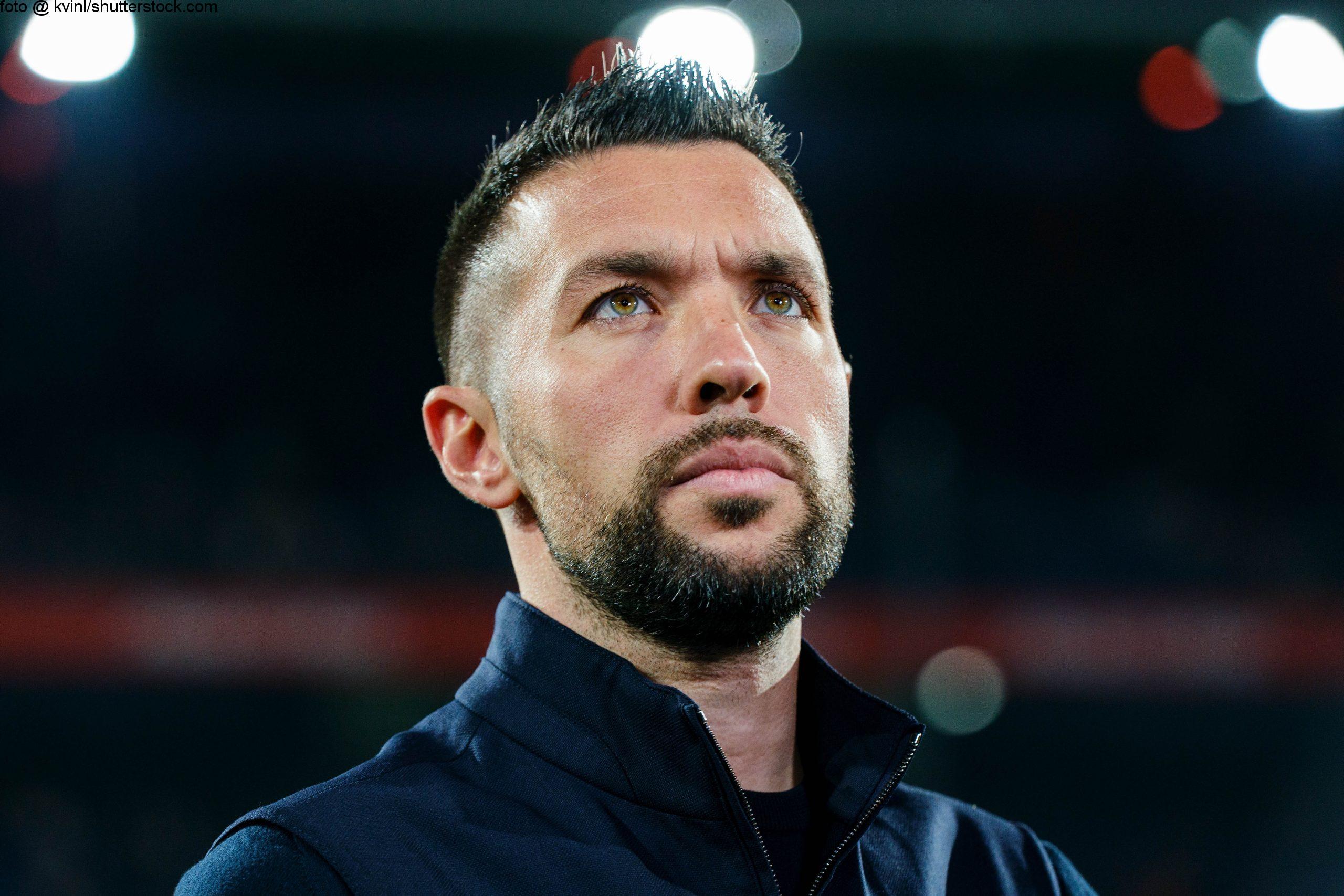Contractonderhandelingen: De Toekomst Van De KNVB Na Farioli Contractonderhandelingen: De Toekomst Van De KNVB Na Farioli