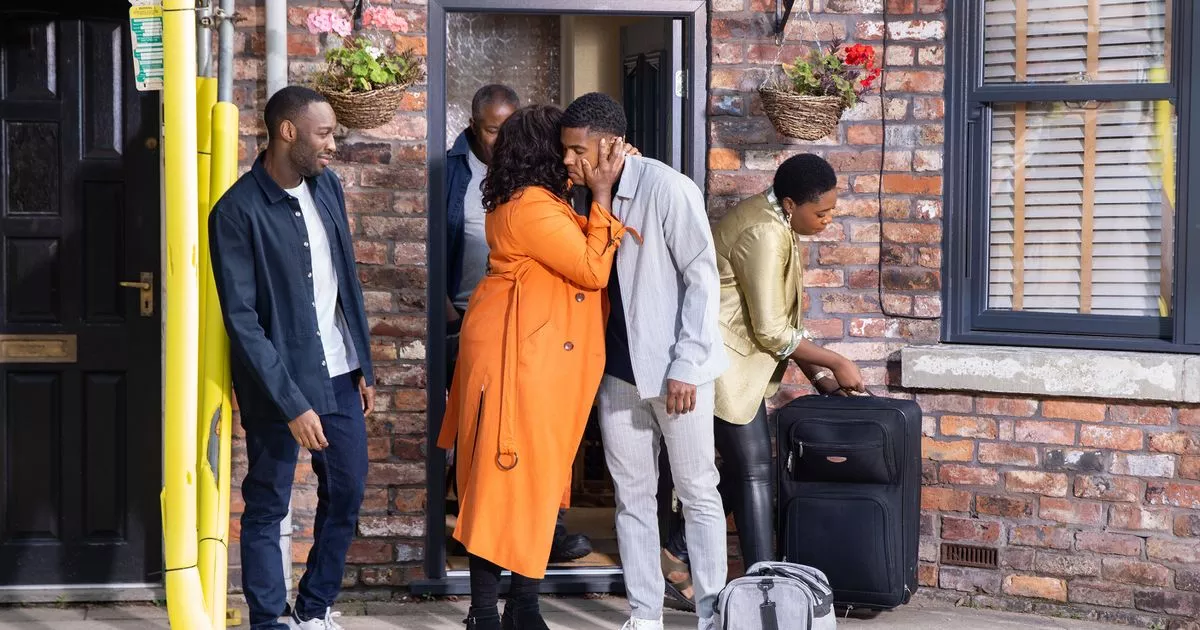 Coronation Street Star Bids Adieu To UK For Exciting New Opportunity Coronation Street Star Bids Adieu To UK For Exciting New Opportunity