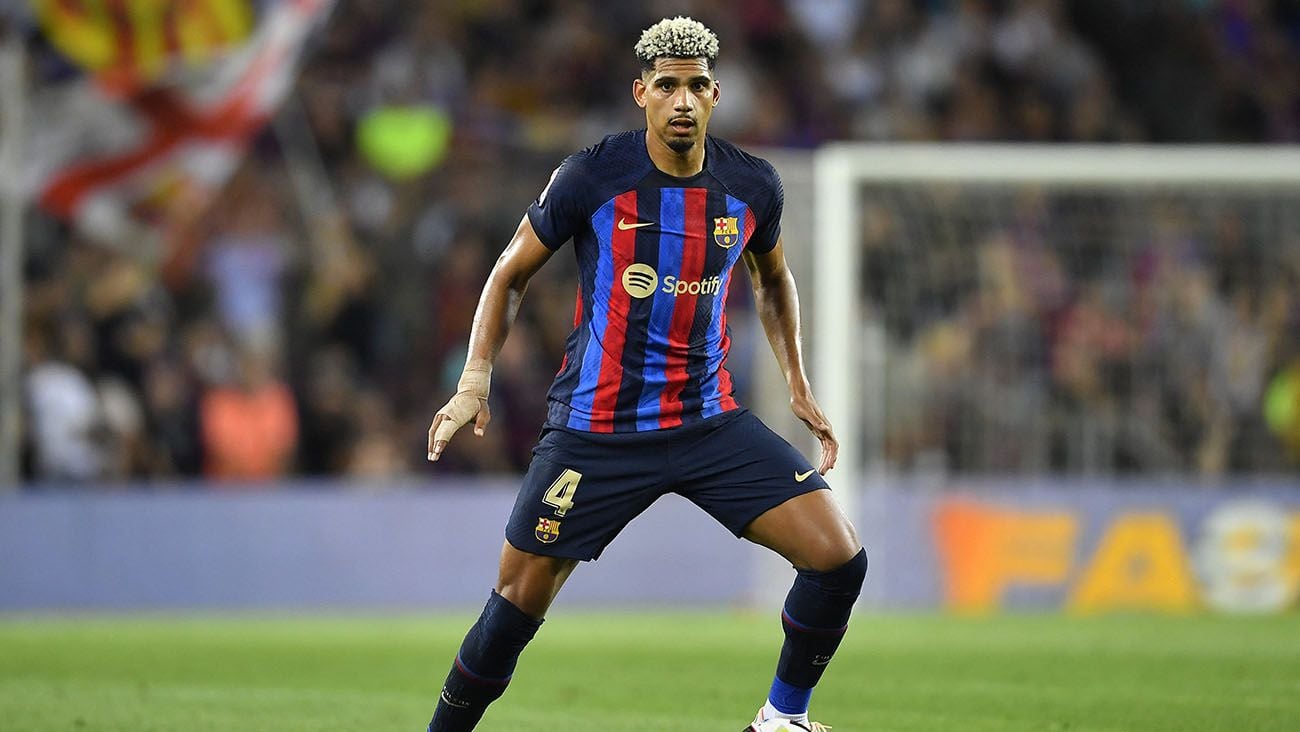 Could Dean Huijsen Fill Ronald Araujo's Shoes At Barcelona? Could Dean Huijsen Fill Ronald Araujo's Shoes At Barcelona?