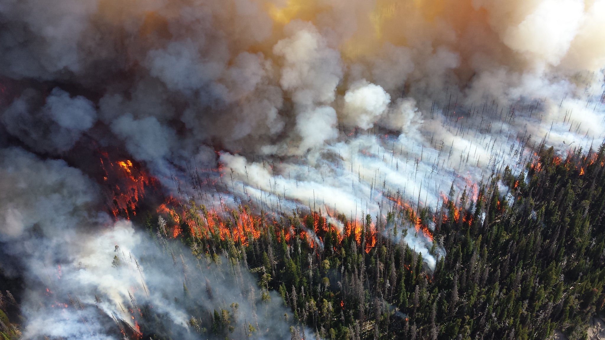 Crews Battle Out-of-Control Wildfires In Eastern Manitoba Crews Battle Out-of-Control Wildfires In Eastern Manitoba