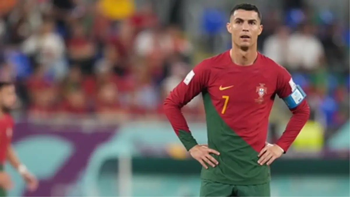 Cristiano Ronaldo: Al Nassr'a İmza Atıyor Mu? İşte Detaylar Cristiano Ronaldo: Al Nassr'a İmza Atıyor Mu? İşte Detaylar