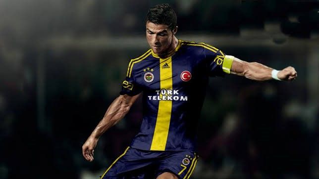 Cristiano Ronaldo: Fenerbahçe Çağrısıyla Şaşkınlığa Uğradı Mı? Cristiano Ronaldo: Fenerbahçe Çağrısıyla Şaşkınlığa Uğradı Mı?
