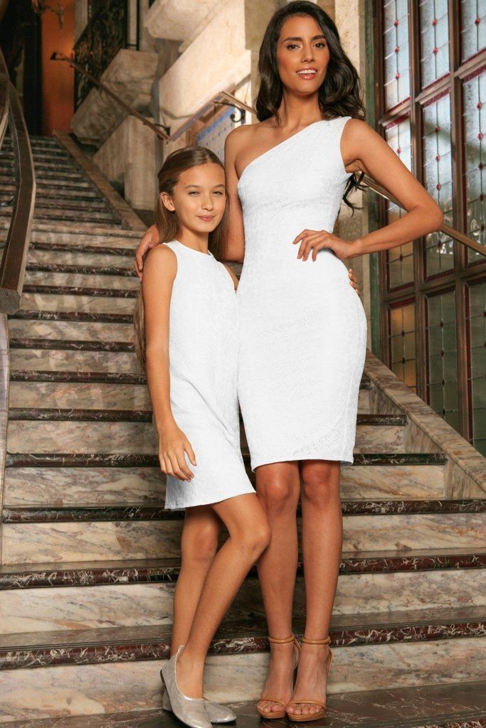 Dakota Johnson's Spring Dress: A Mother-Daughter Fashion Moment With Melanie Griffith Dakota Johnson's Spring Dress: A Mother-Daughter Fashion Moment With Melanie Griffith