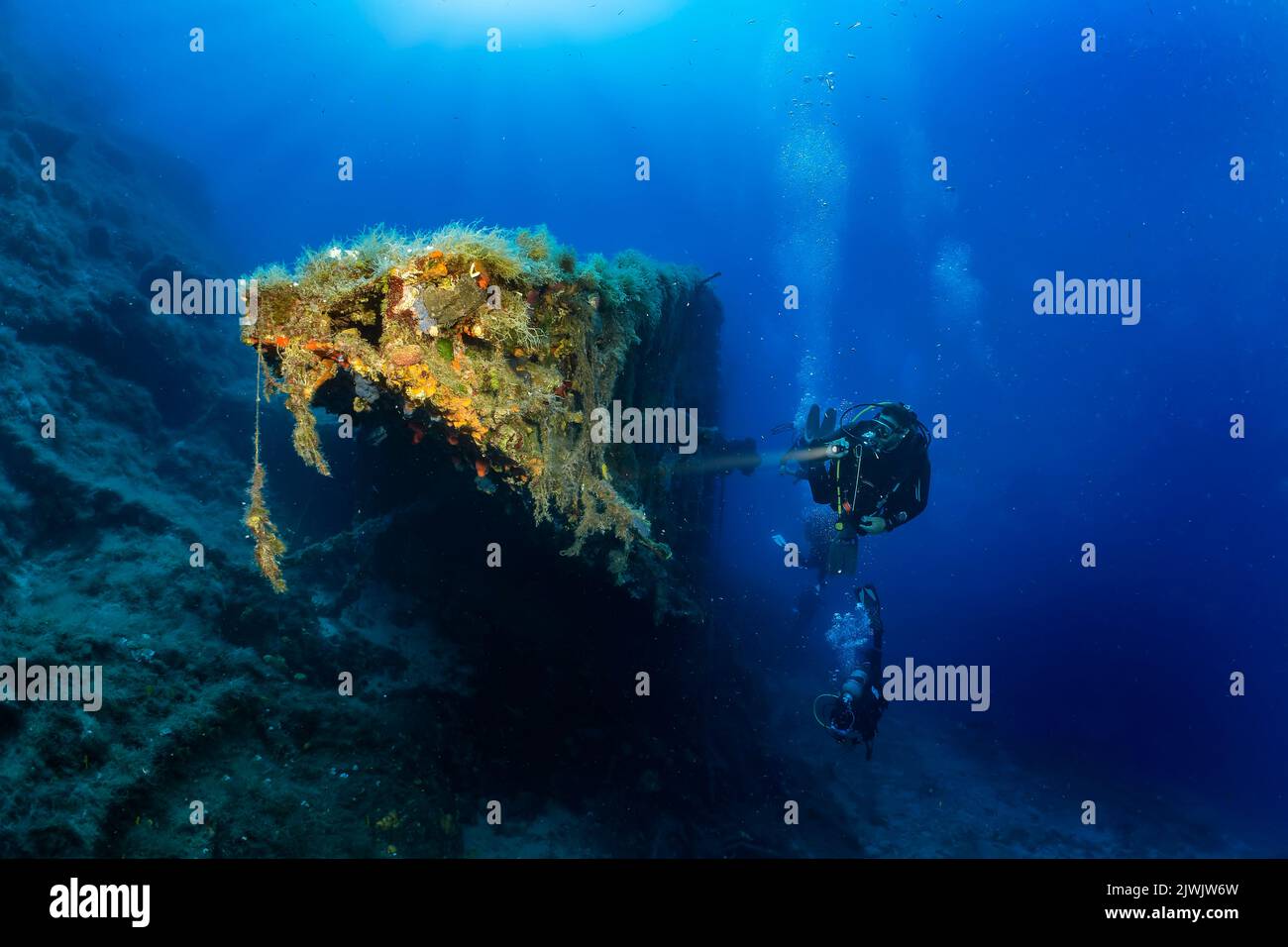 Death Of Diver During Recovery Of Tech Tycoon's Sunken Yacht Death Of Diver During Recovery Of Tech Tycoon's Sunken Yacht